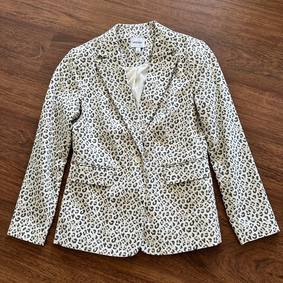 Nine West Blazer - size 4 - Picture 3 of 3